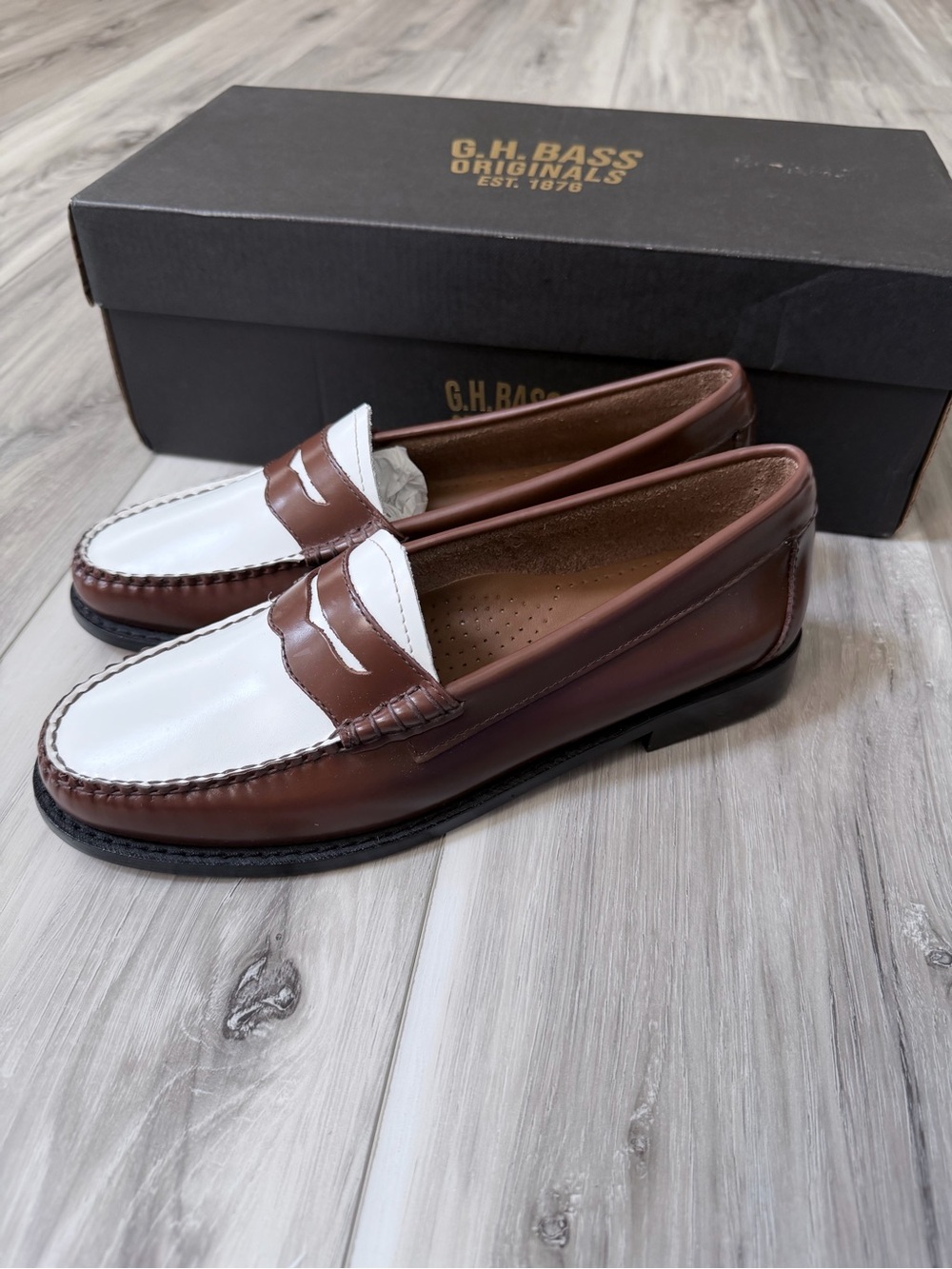 G.H. Bass Whitney Weejuns Brown White Leather Penny Loafers Women’s 7.5 - Picture 1 of 14